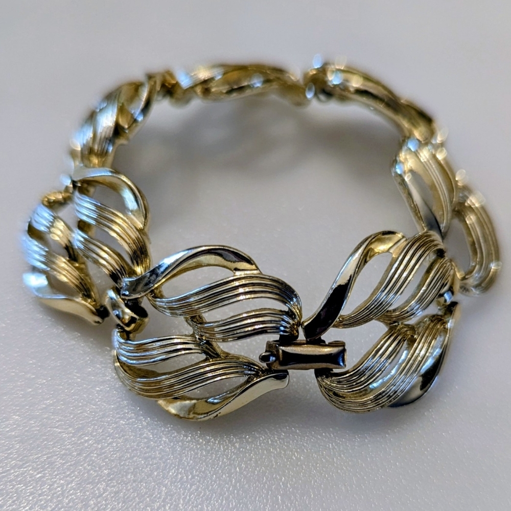 Vintage Coro Light Gold Tone Panel Bracelet